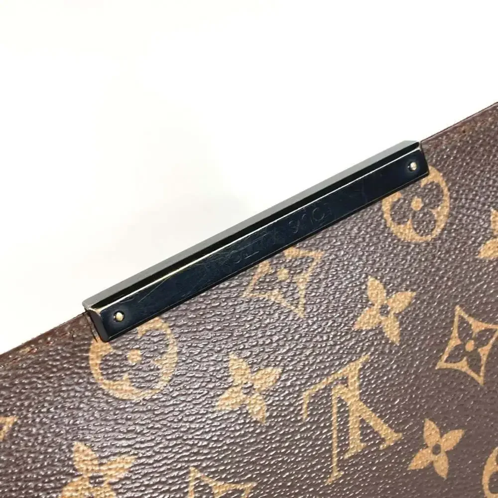 LOUIS VUITTON Black Monogram Canvas Messenger Shoulder Bag - Picture 13 of 16